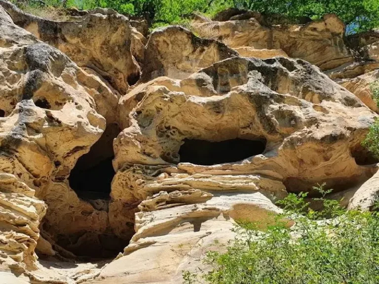 Сырная-пещера